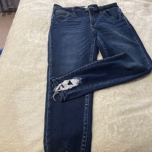 BUCKLE JEANS- Kan Can
